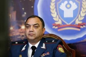 Erməni nazir təşvişdə: "Bizdə məlumat var, onlar silahlıdır"