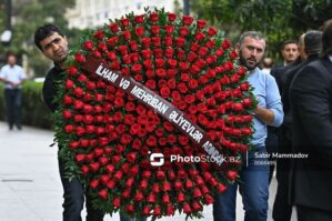 Prezident və xanımı Xoşbəxt Yusifzadənin vida mərasiminə əklil göndərdi