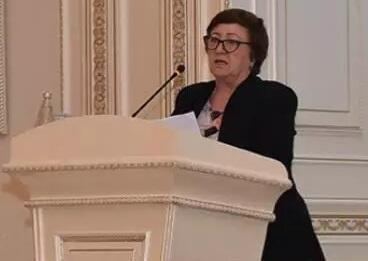 Tanınmış baş həkim işdən çıxarıldı - FOTO