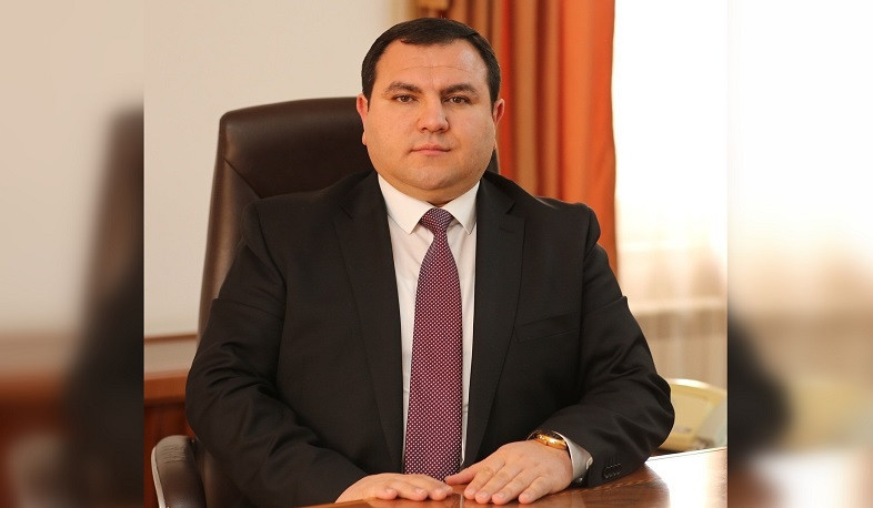 Qarabağdan qaçan "dövlət naziri" İrəvanda özünə iş tapdı