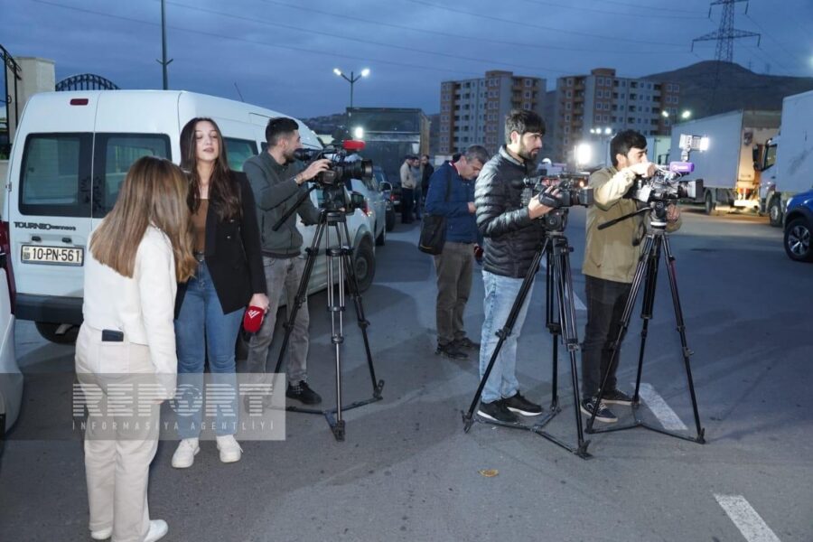 Füzuliyə çatan ailələrə mənzillərinin açarları təqdim olundu - YENİLƏNİB