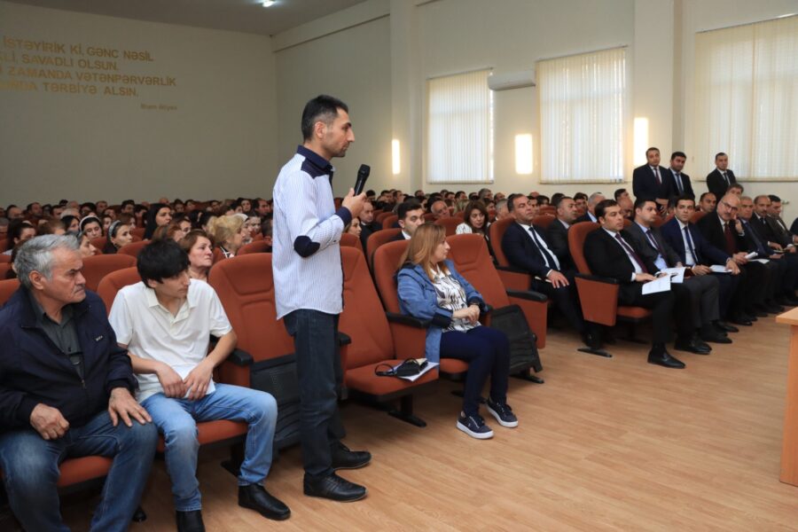 Niyazi Bayramov Gəncə sakinlərinin müraciətlərini dinlədi - FOTOLAR