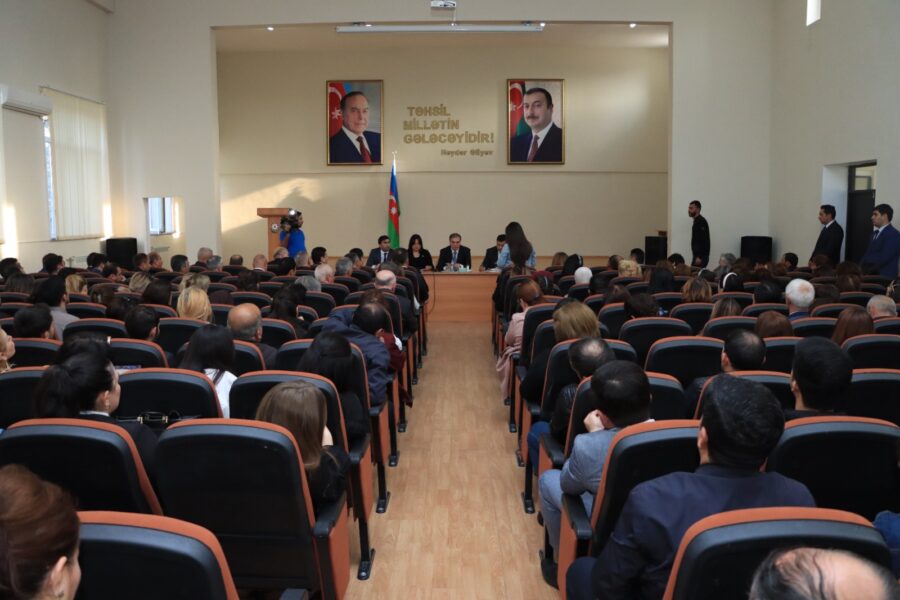 Niyazi Bayramov Gəncə sakinlərinin müraciətlərini dinlədi - FOTOLAR