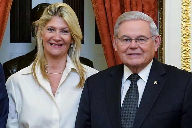 Senator, yoxsa gizli casus: Menendes ifşa edildi - FOTO