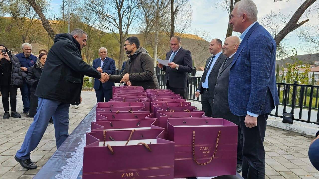 Növbəti köç karvanı Zabuxda: 25 ailəyə açarlar təqdim olundu - FOTOLAR / YENİLƏNİB