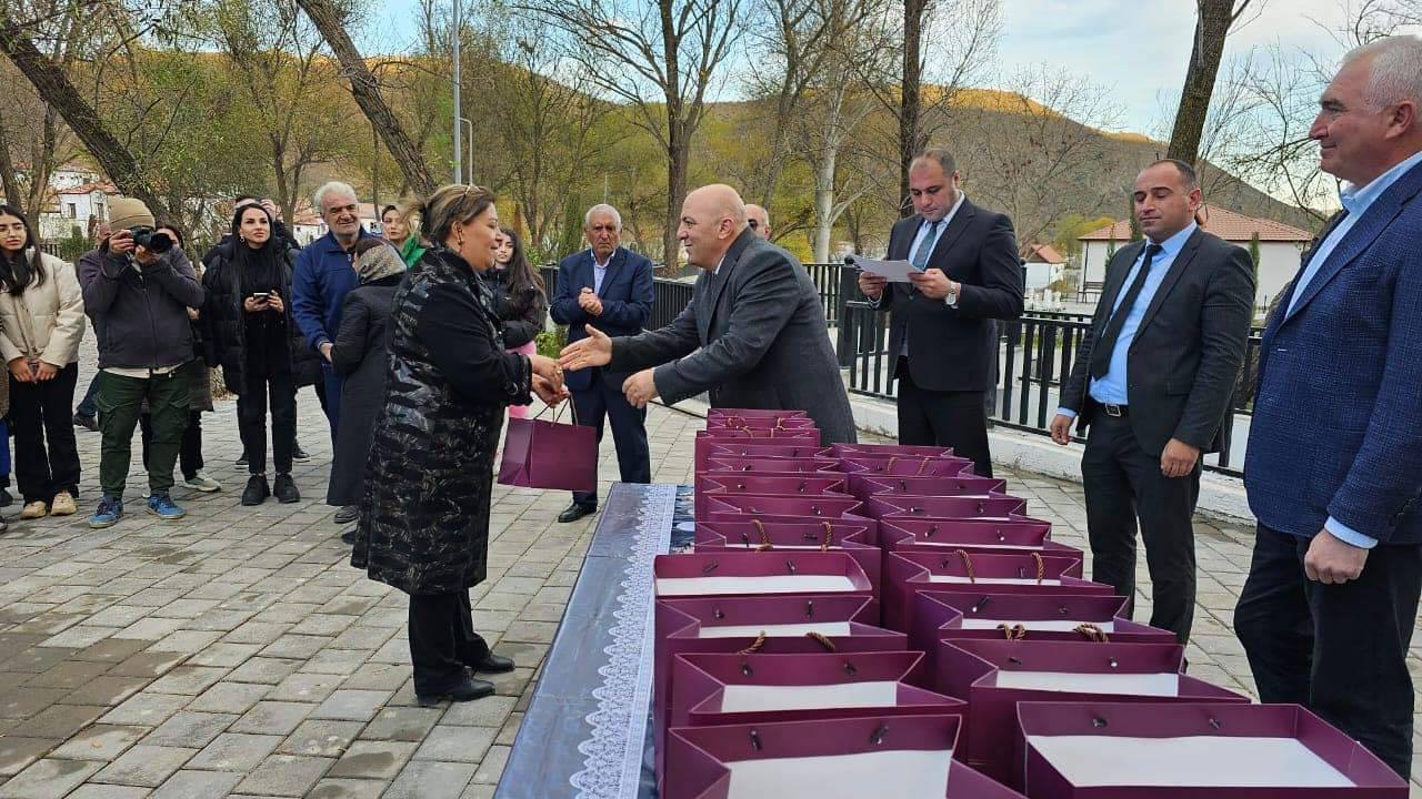 Növbəti köç karvanı Zabuxda: 25 ailəyə açarlar təqdim olundu - FOTOLAR / YENİLƏNİB