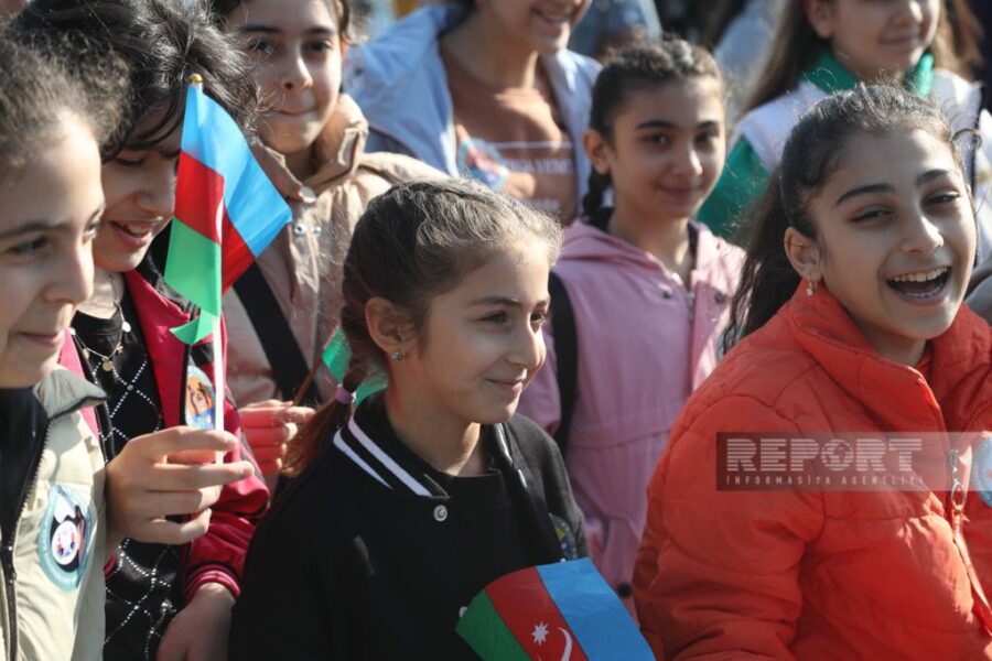 Bakıda qadınların yürüşünün açılış mərasimi oldu - YENİLƏNİB 6 Bakıda qadınların yürüşünün açılış mərasimi oldu - YENİLƏNİB