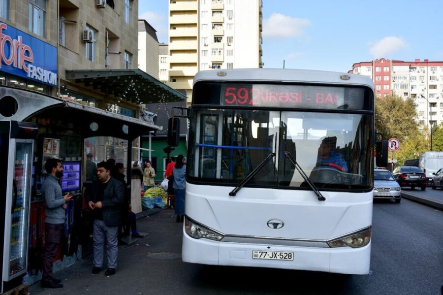 Sərnişinlərə şad xəbər: iki avtobus “BakıKart”a keçdi - FOTO