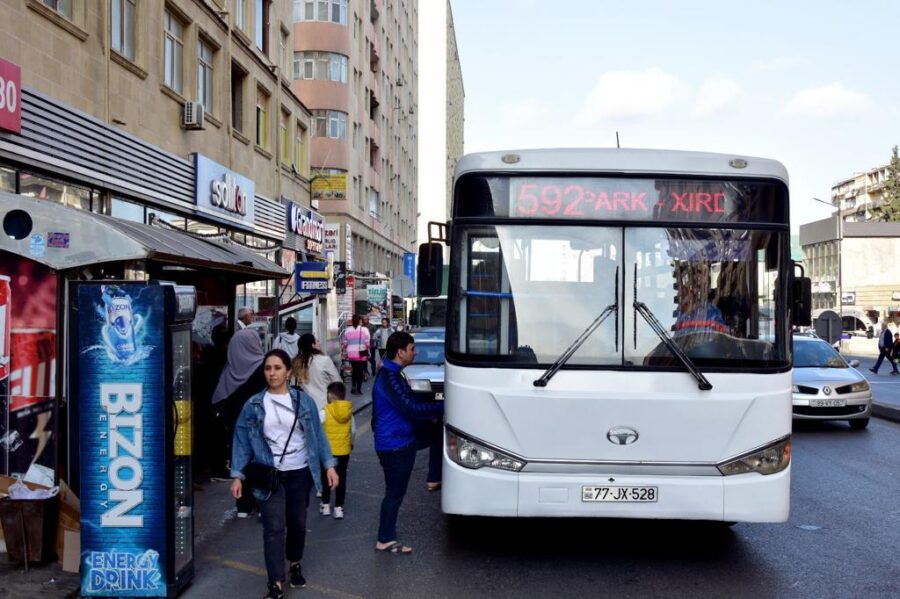 Sərnişinlərə şad xəbər: iki avtobus “BakıKart”a keçdi - FOTO
