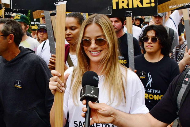 Hollivud aktyorları bir milyard dolları belə qazandı - FOTOLAR