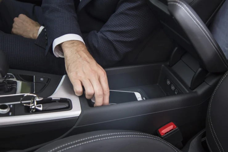 "Ayfon 15"-də daha bir problem: avtomobildə...