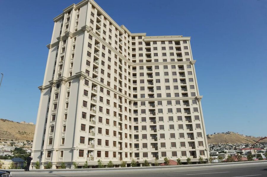 “Jurnalistlərin 3-cü binası”ndakı mənzillər şəhid ailələrinə verildi