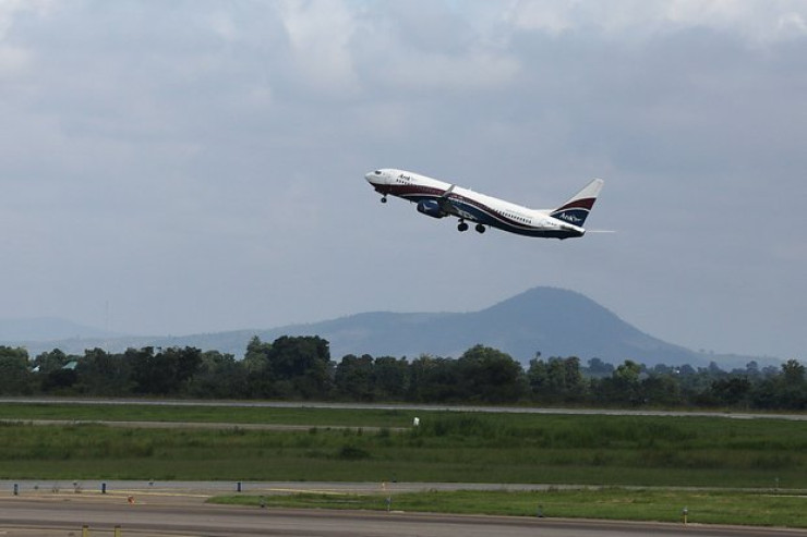 Pilot səhvən təyyarəni başqa şəhərə endirdi