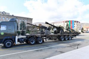 Xankəndidəki paradda qənimət kimi götürülən tank və texnikalar - FOTOLAR