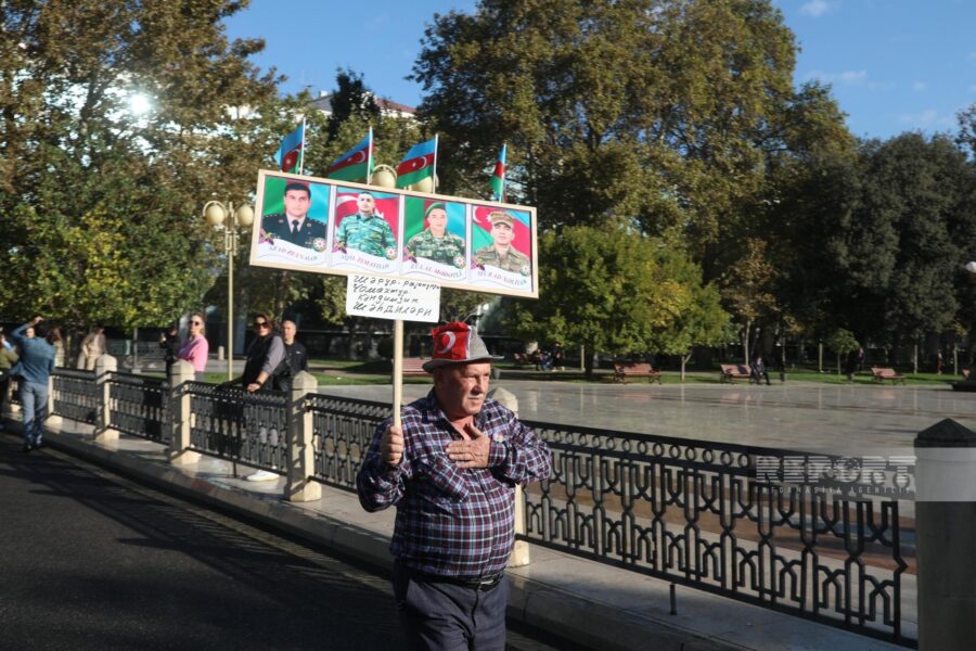 Bakıda hərbçilərin yürüşü keçirildi - VİDEO