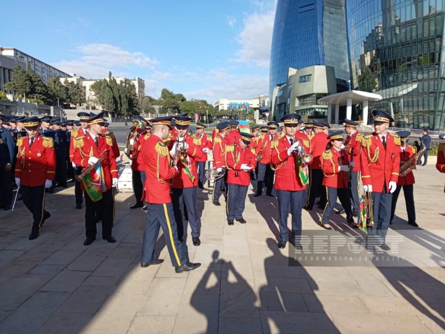 Bakıda hərbçilərin yürüşü keçirildi - VİDEO