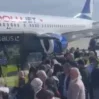 yolcular bomba dedi anadolujet ucagi 10 saat gecikmeli kalkti 6q5i