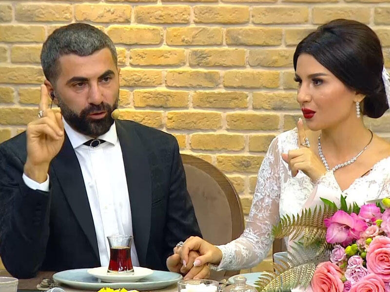 Azərbaycanlı məşhur cütlük restoranda hesabı ödəmədən qaçdı - VİDEO