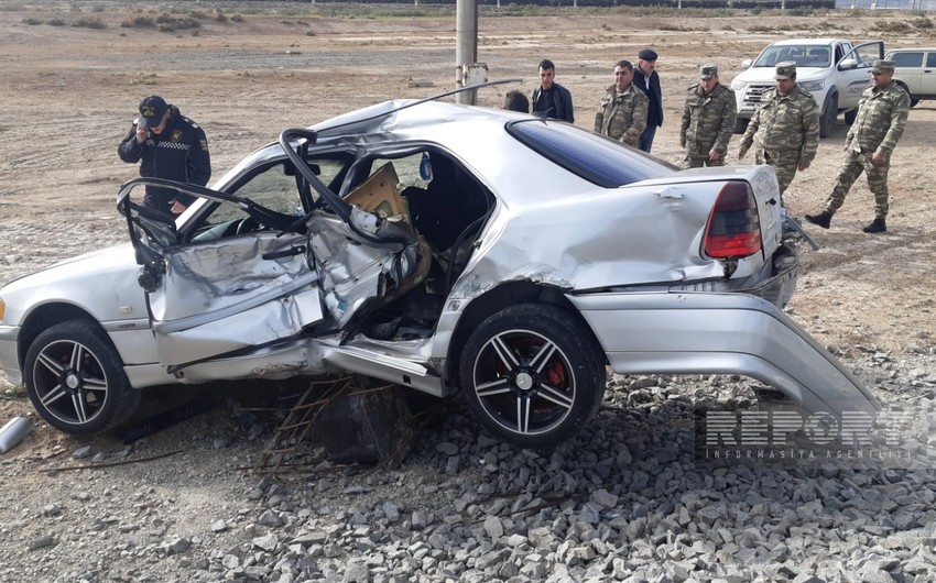 Xızıda teplovozla avtomobil toqquşdu: yaralılar var