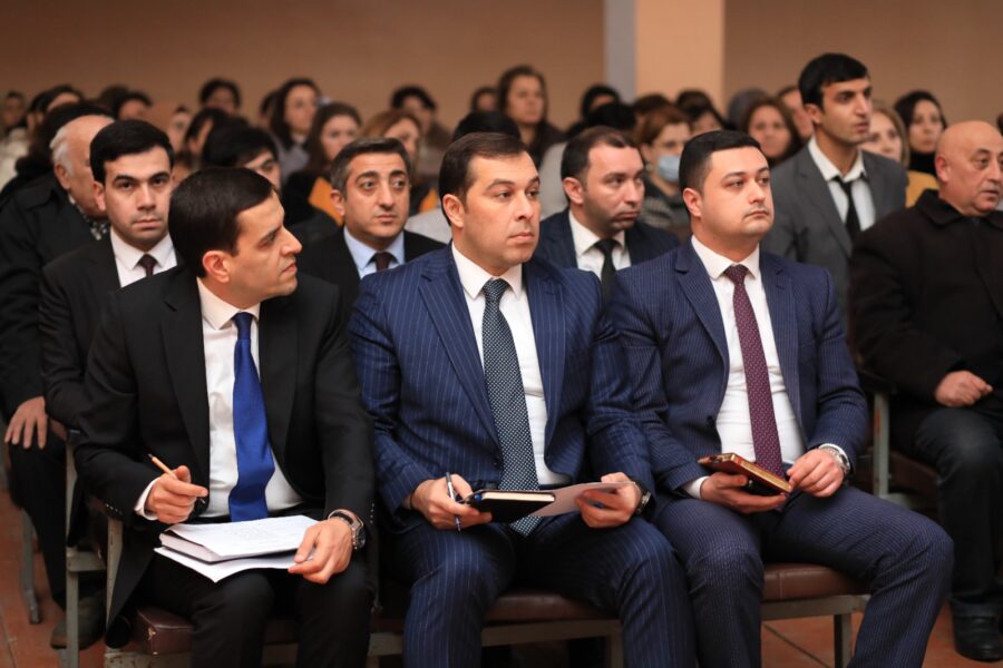 Niyazi Bayramov qəsəbə sakinlərinin müraciətlərini dinlədi - FOTOLAR