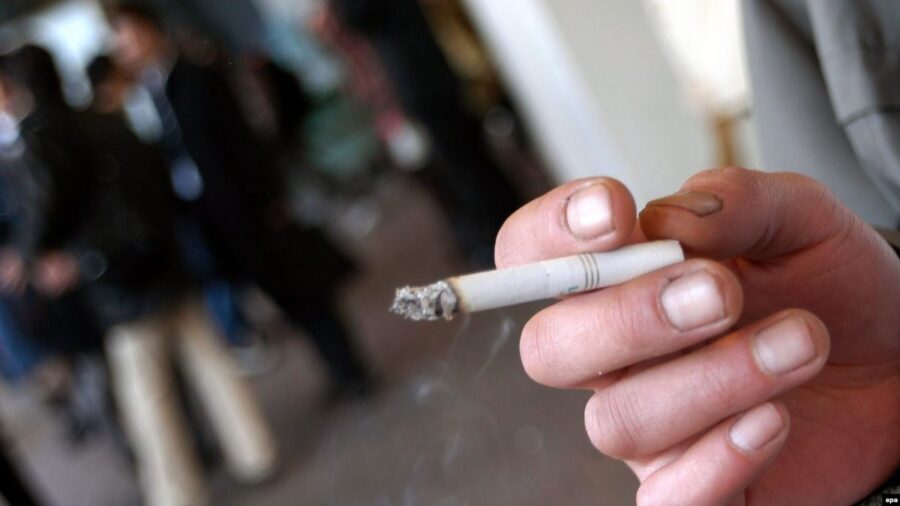 Deputatdan siqaret cərimələrinə reaksiya: "Şəxsi işidir..."