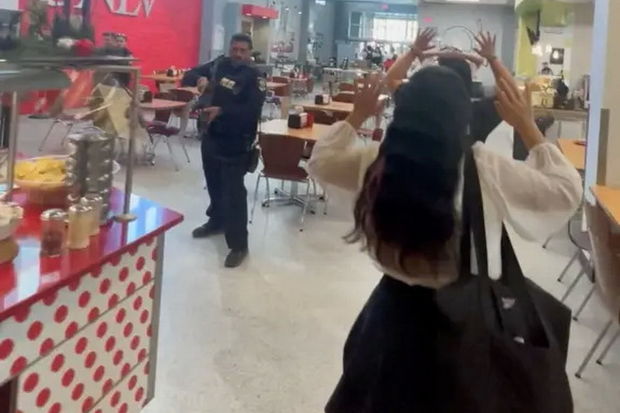 ABŞ-da terakt: professorda siyahı olub - FOTO