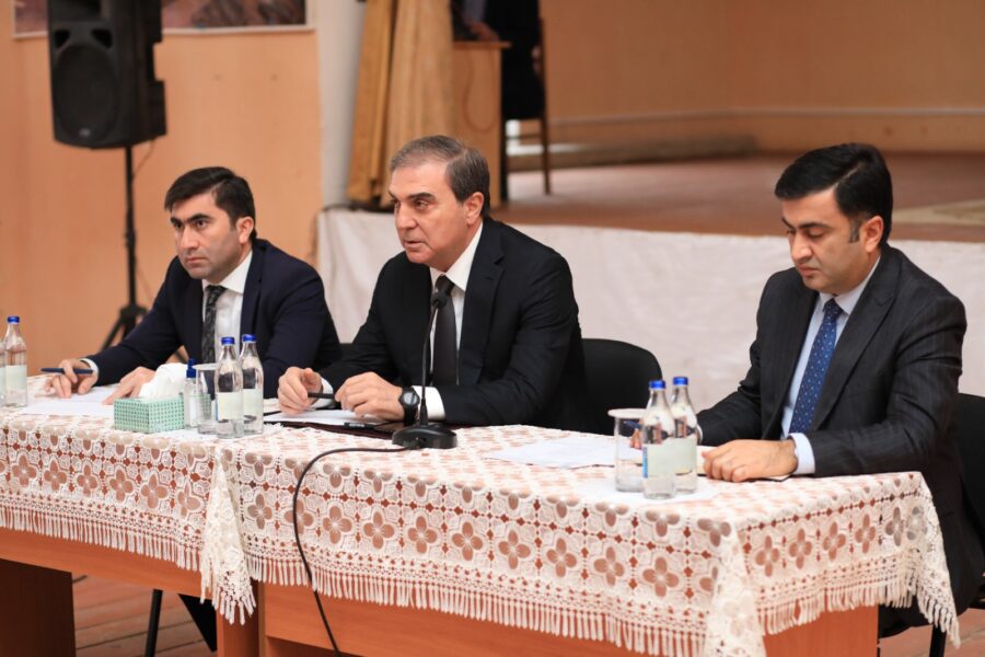 Niyazi Bayramov qəsəbə sakinlərinin müraciətlərini dinlədi - FOTOLAR