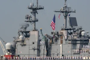 ABŞ hərbi gəmilərinə hücum edildi