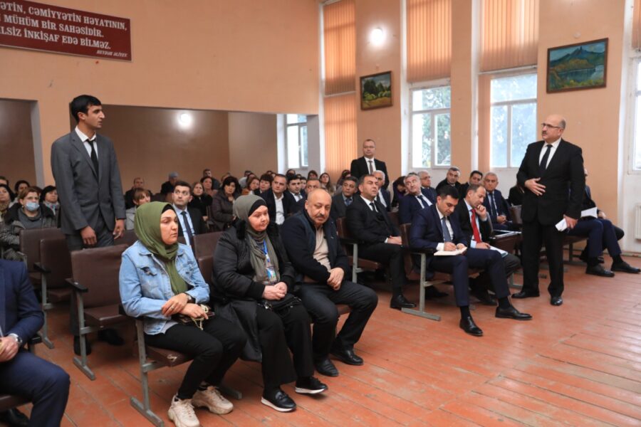 Niyazi Bayramov qəsəbə sakinlərinin müraciətlərini dinlədi - FOTOLAR