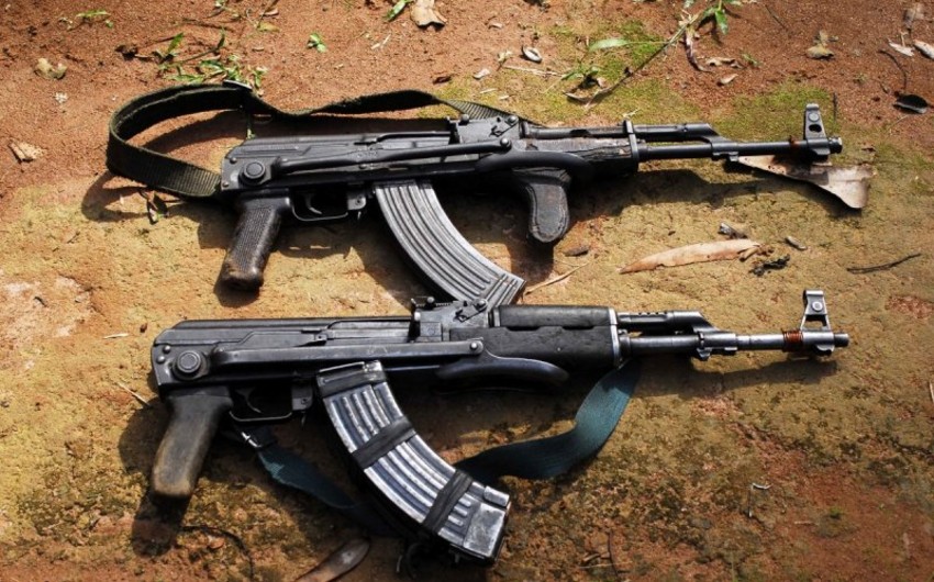 Vətəndaşlardan avtomat, pulemyot və qumbaralar götürüldü