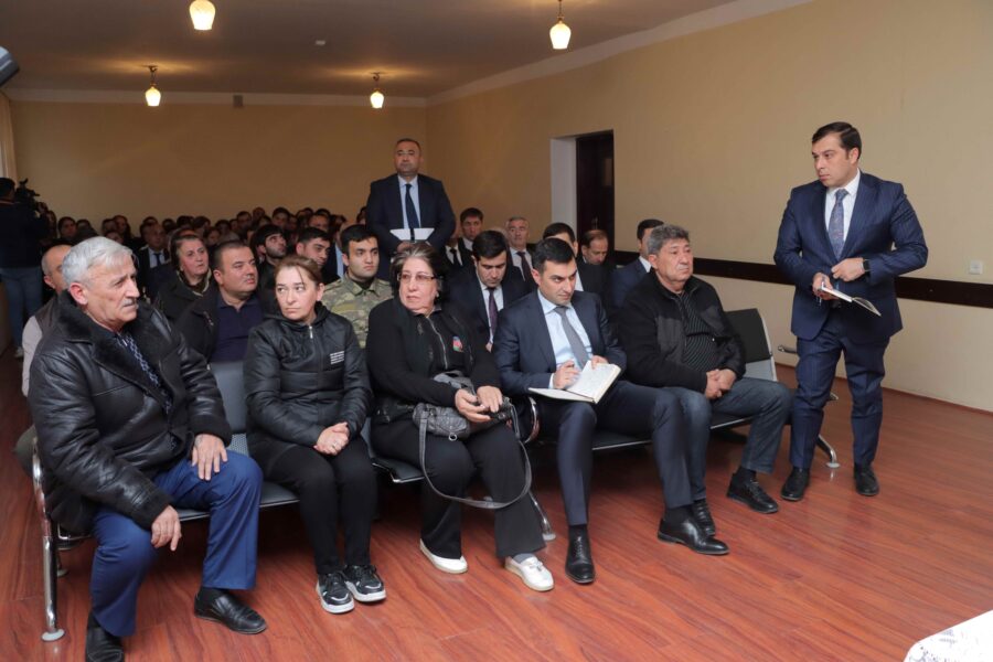 Niyazi Bayramov sakinlərin müraciətlərini dinlədi - FOTOLAR