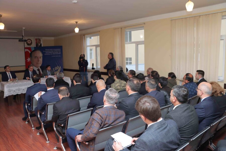 Niyazi Bayramov sakinlərin müraciətlərini dinlədi - FOTOLAR