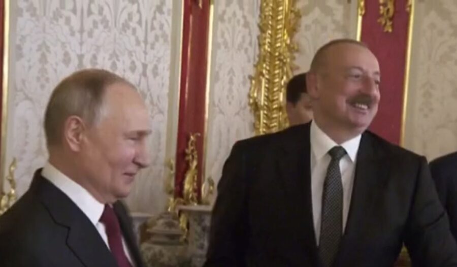 Əliyev Putin və Paşinyanla belə görüşdü - VİDEO