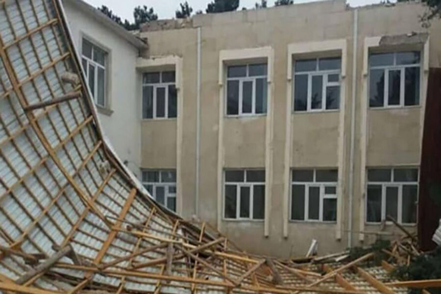 Güclü külək Bakı məktəblərində hansı fəsada səbəb olub? - Rəsmi