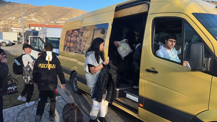 Növbəti köç karvanı Laçına çatdı, mənzillərin açarları verildi - YENİLƏNİB 8 lac 14