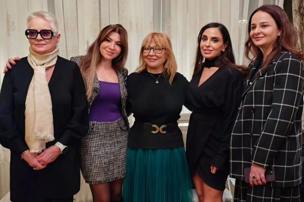 Leyla Əliyeva “Püstə ağacı” tamaşasından paylaşım etdi - FOTO