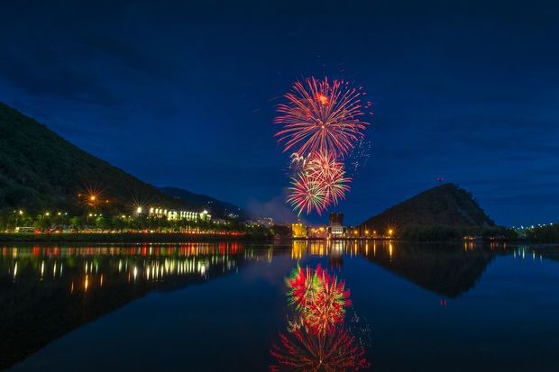 Kamçatkaya Yeni il gəldi: Üç dəqiqə sonra zəlzələ oldu