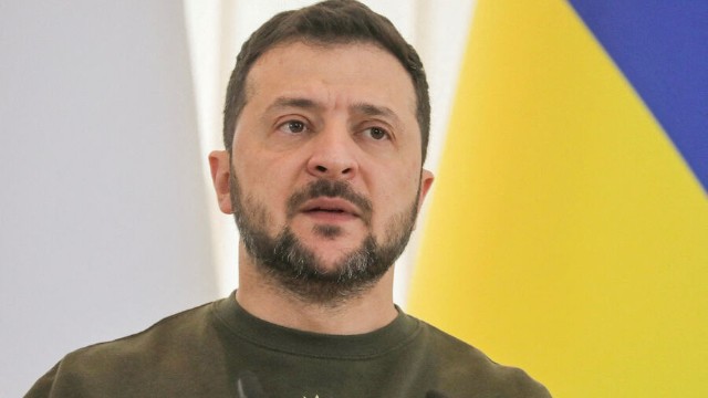 Zelenski "Anadolu" jurnalistinin rusca sualına tərcüməçi axtardı