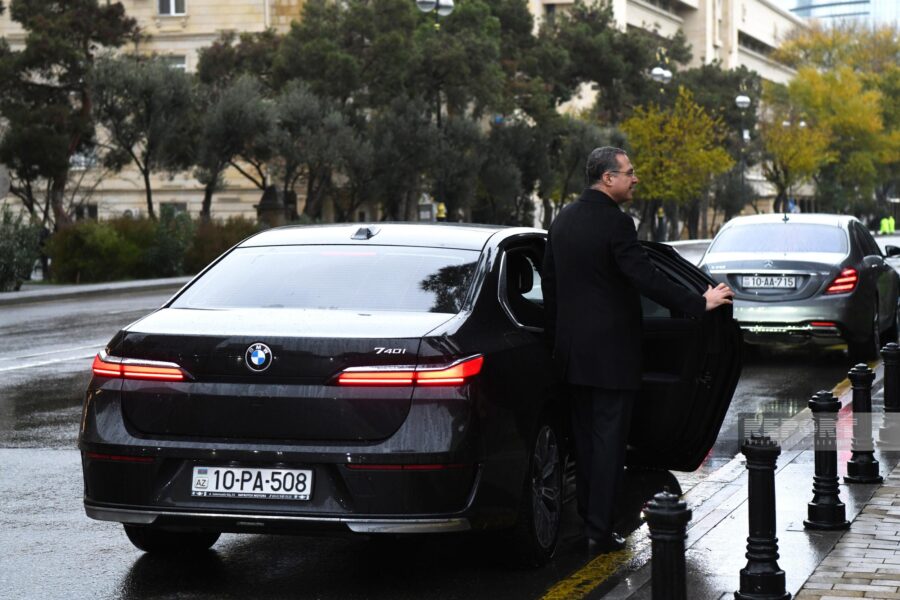 Dövlət rəsmiləri Heydər Əliyevin xatirəsini yad edir - FOTOLAR