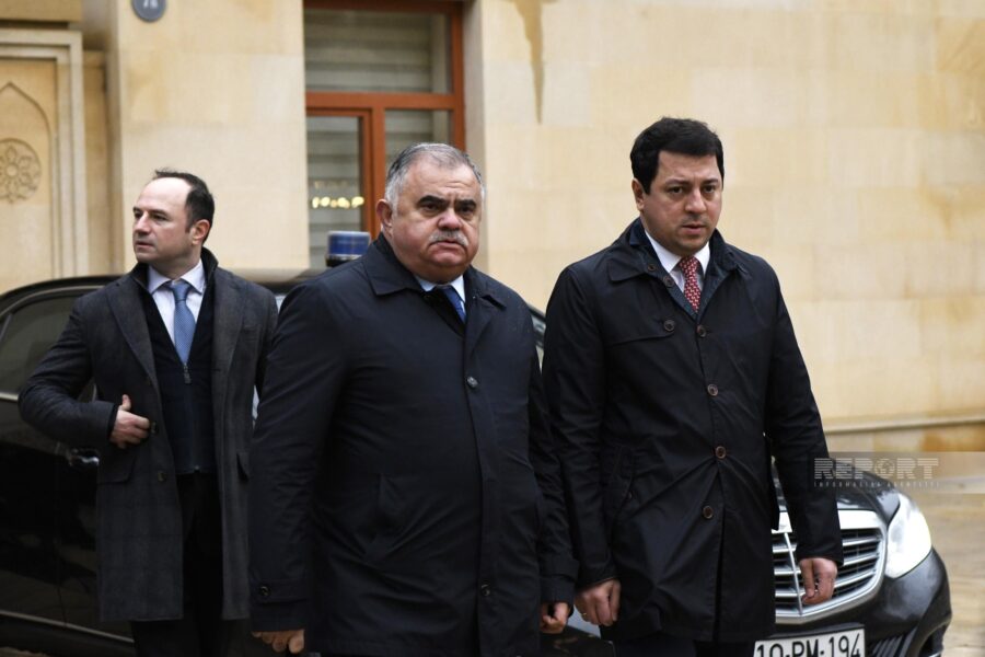 Dövlət rəsmiləri Heydər Əliyevin xatirəsini yad edir - FOTOLAR