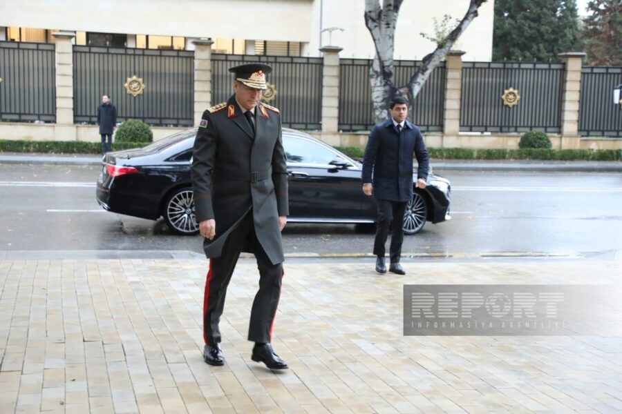 Dövlət rəsmiləri Heydər Əliyevin xatirəsini yad edir - FOTOLAR