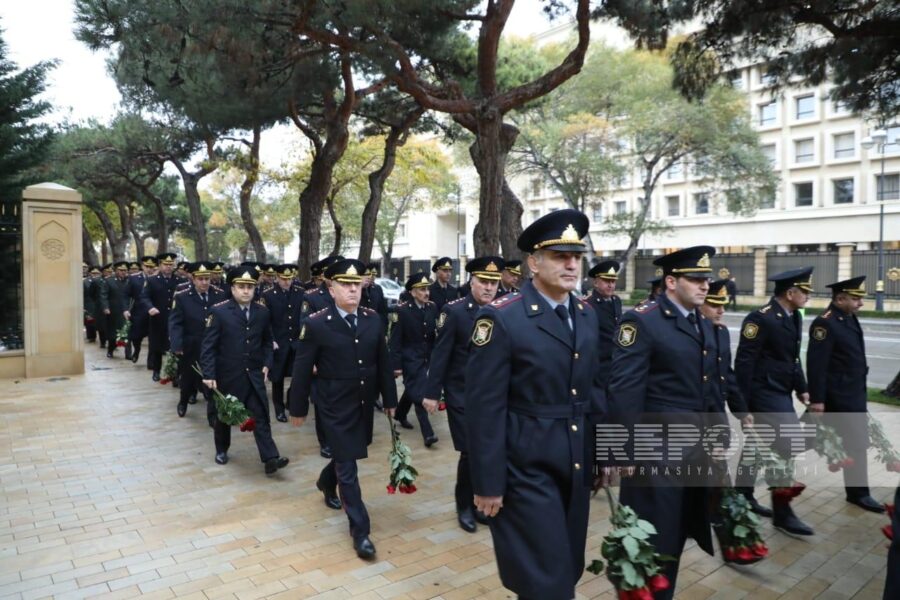 Dövlət rəsmiləri Heydər Əliyevin xatirəsini yad edir - FOTOLAR