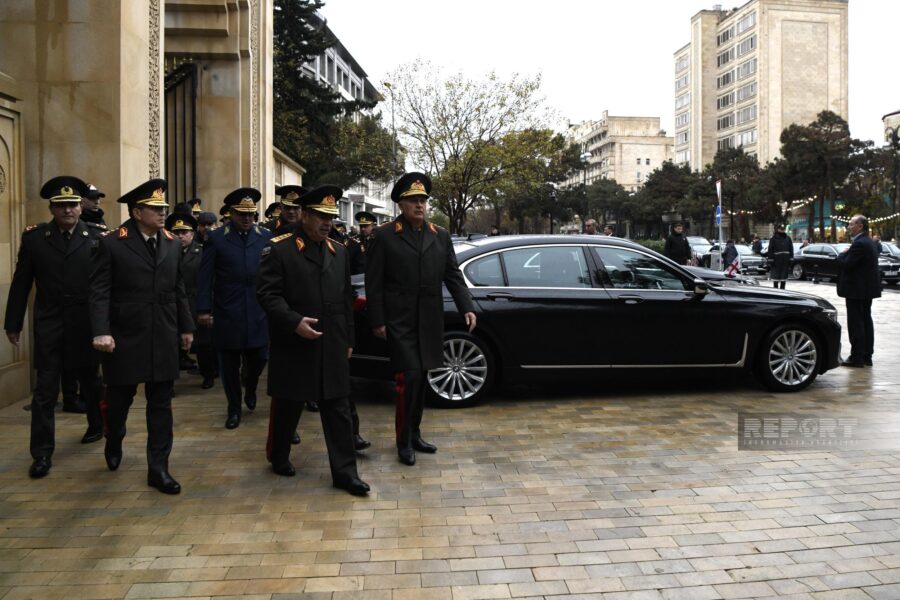 Dövlət rəsmiləri Heydər Əliyevin xatirəsini yad edir - FOTOLAR