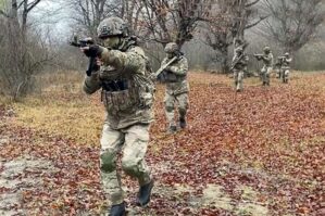 Komandolar taktiki-xüsusi təlimdə - VİDEO