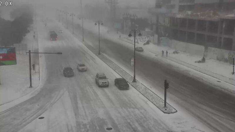 Qarlı havada paytaxt yollarındakı son vəziyyət: sıxlıq var? - VİDEO 1 Qarlı havada paytaxt yollarındakı son vəziyyət: sıxlıq var? - VİDEO