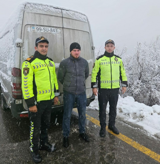 Qarlı hava yol qəzalarına səbəb oldu - FOTOLAR