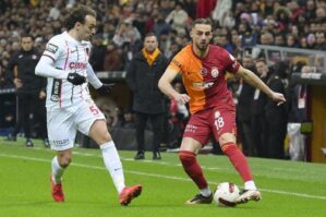 "Qalatasaray" son dəqiqə qolu ilə qalib gəldi, "Trabzonspor" uduzdu