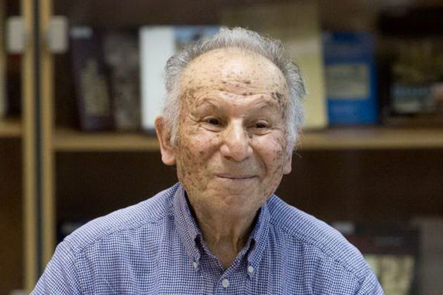 Azərbaycanın məşhur yazıçısı vəfat etdi