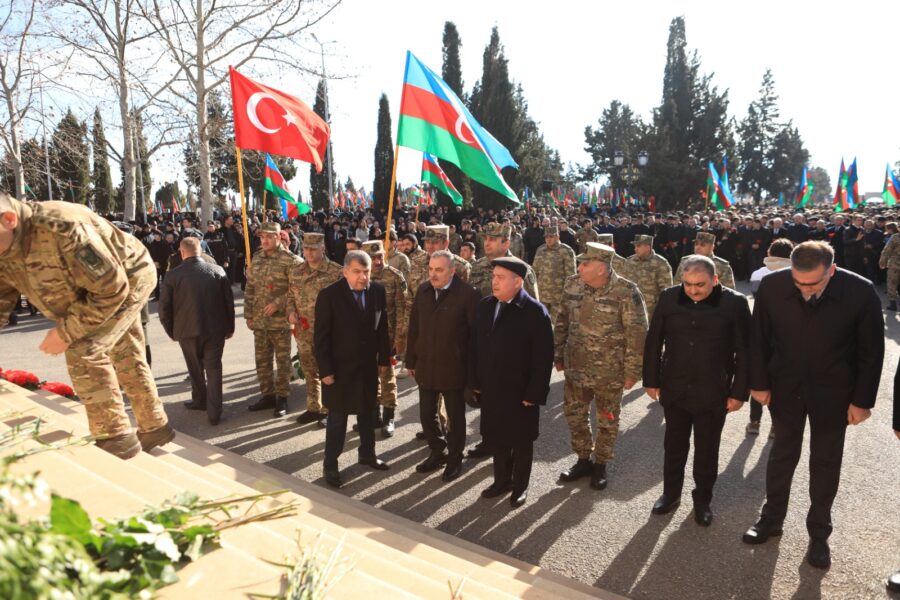 Gəncədə 20 Yanvar faciəsi qurbanlarının xatirəsi ehtiramla yad edildi - FOTOLAR