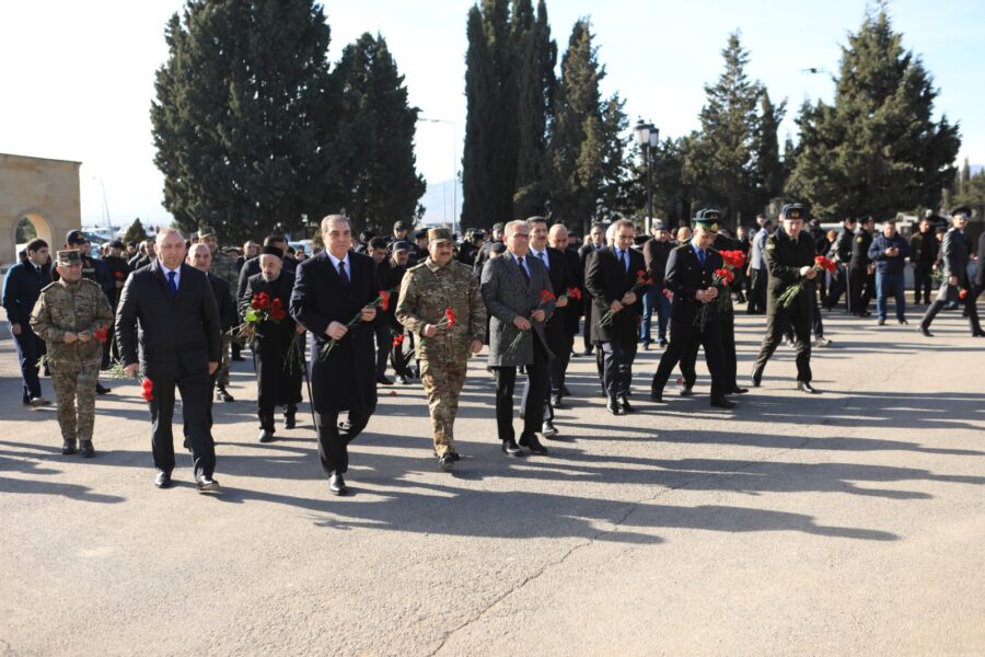 Gəncədə 20 Yanvar faciəsi qurbanlarının xatirəsi ehtiramla yad edildi - FOTOLAR